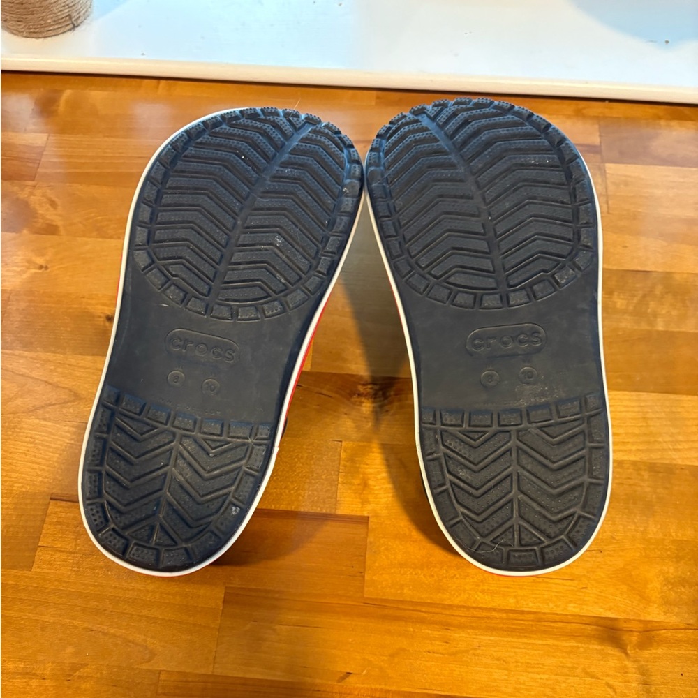 CROCS Women’s Size 9 Navy and Red Clogs - Picture 6 of 8